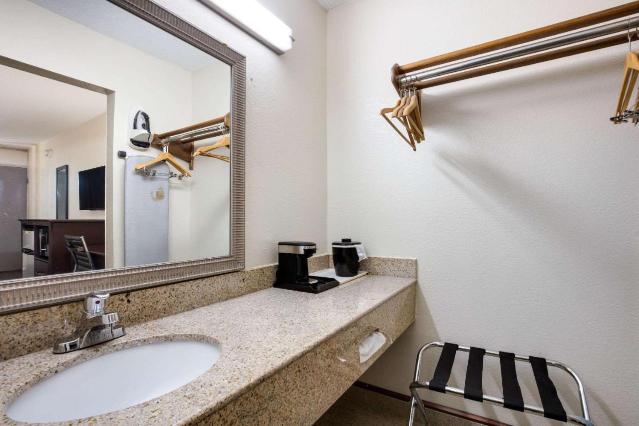 Quality Inn Starkville Εξωτερικό φωτογραφία